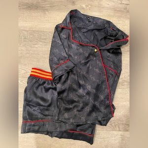 Cute shorts and shirt PJ set (New 🔥)